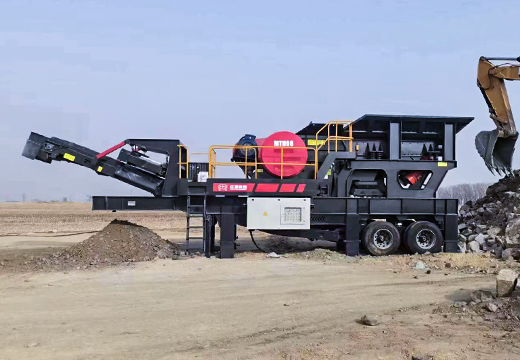 MTF轮胎式移动破碎筛分站客户现场实拍1