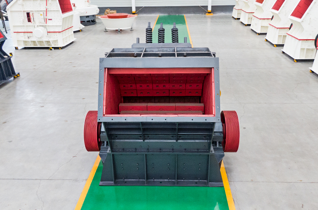 PF反击式破碎机设备实拍展示1