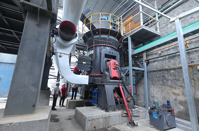 HLM系列立式磨粉机设备实拍展示2