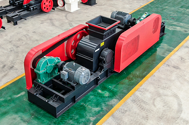 强力辊式破碎机设备实拍展示1