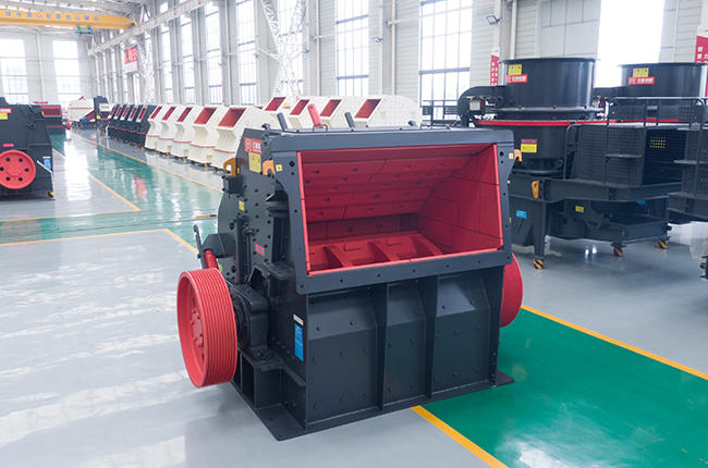 CI反击式破碎机设备实拍展示1