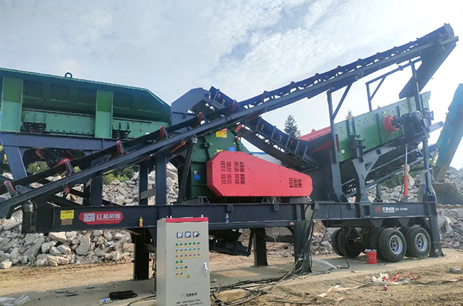 MTN轮胎式移动破碎筛分站设备实拍展示2