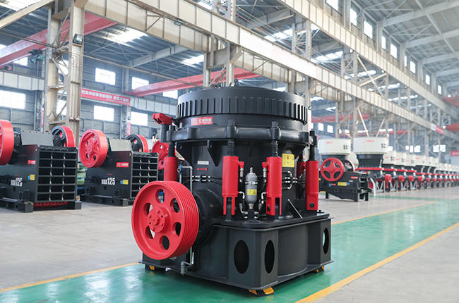 GYS全液压圆锥破碎机设备实拍展示2