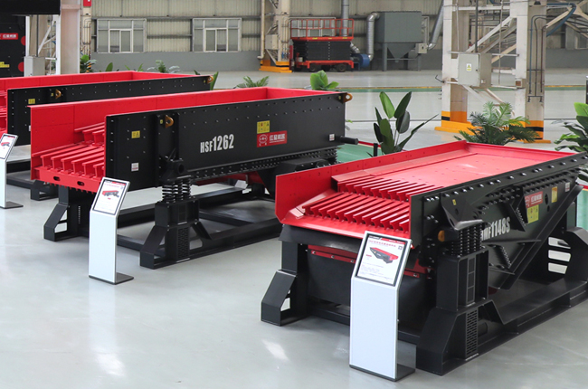 HSF系列重型棒条给料机设备实拍展示1