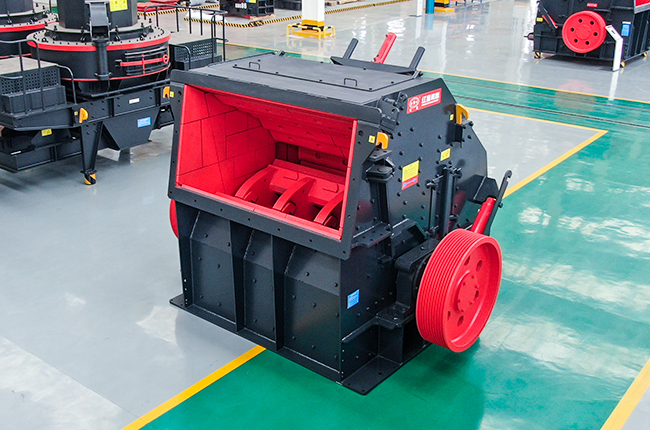 CI反击式破碎机