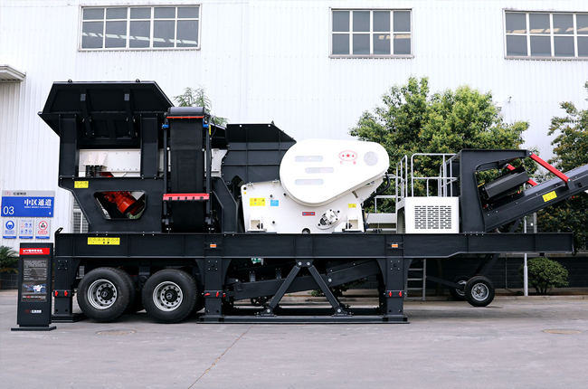 MTF轮胎式移动破碎筛分站设备实拍展示1