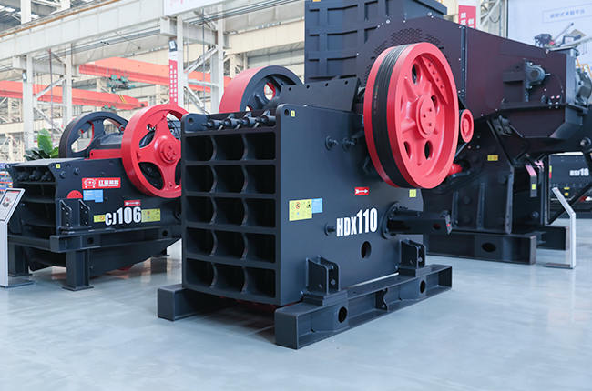 HDX系列德版颚式破碎机设备实拍展示1